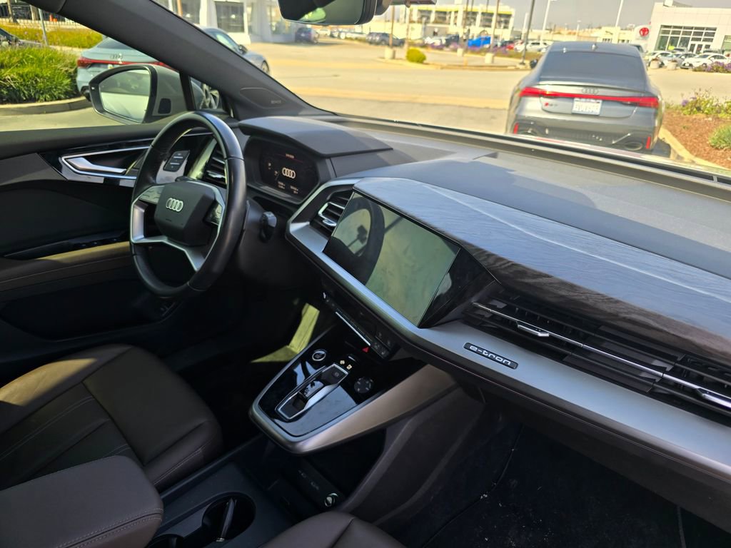 Used 2024 Audi Q4 e-tron Premium Plus image 19