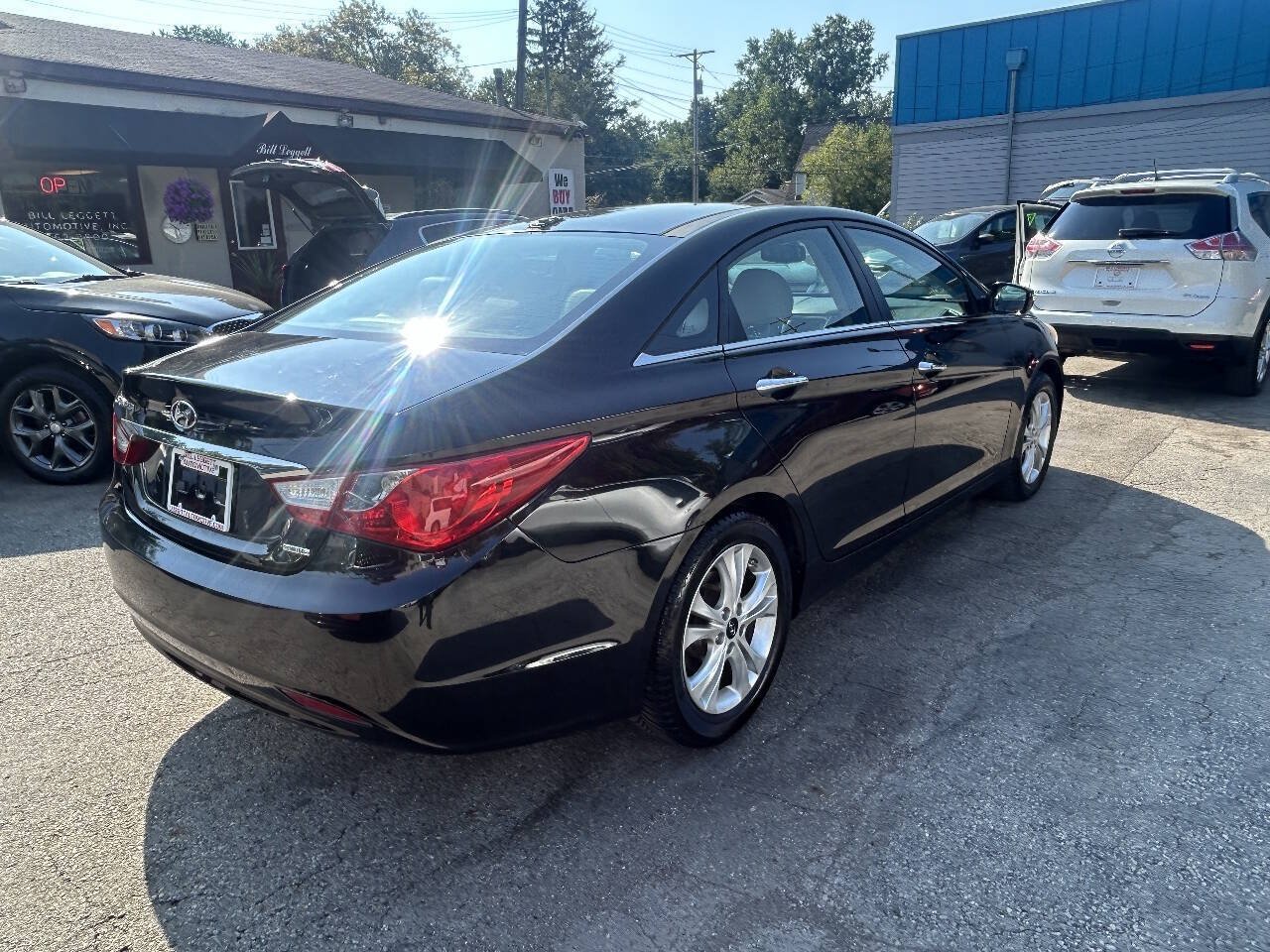 Used 2012 Hyundai Sonata Limited w/ Navigation Pkg FWD image 12