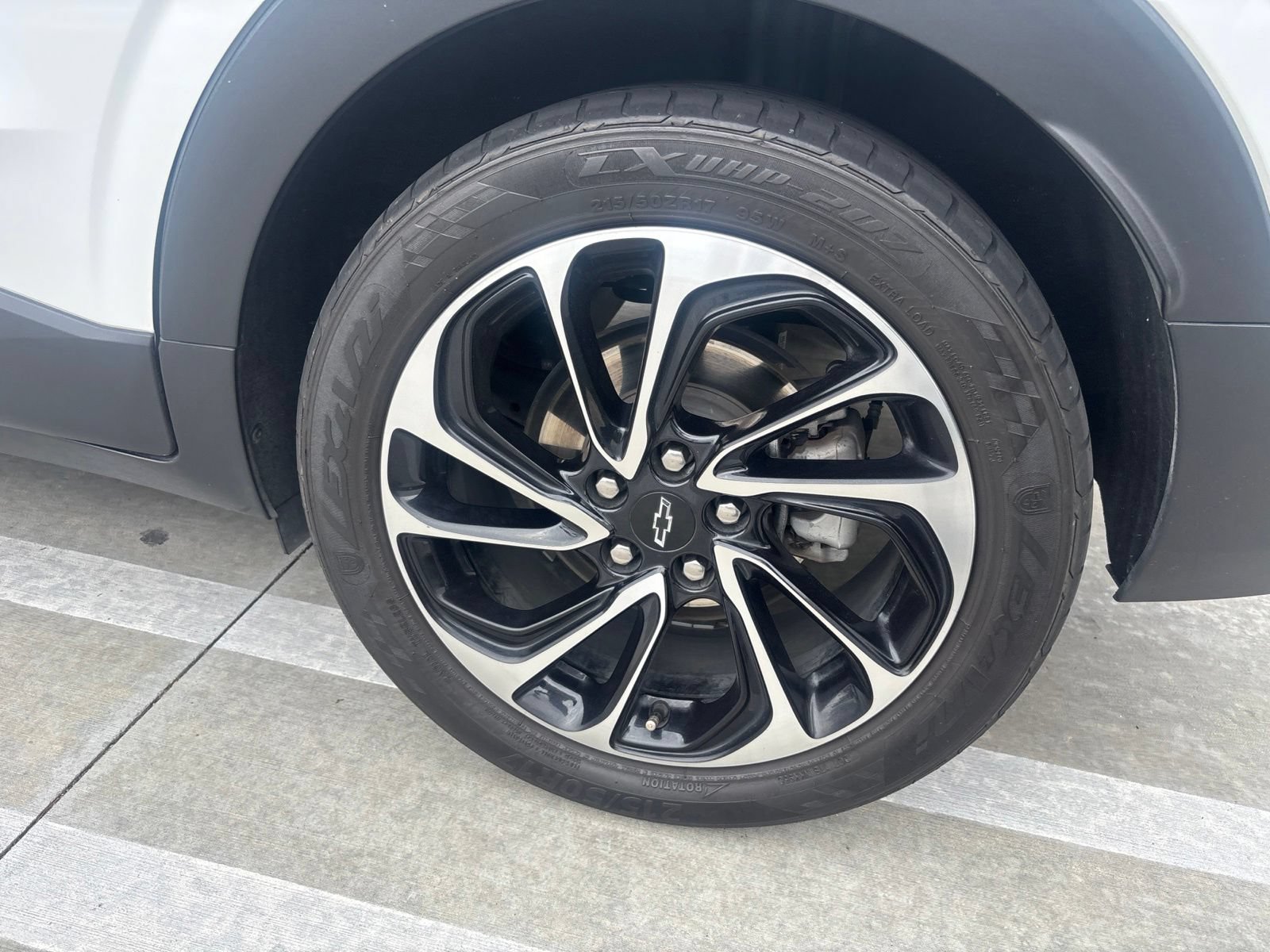 Used 2022 Chevrolet Bolt EUV Premier w/ Sun & Sound Package FWD image 8