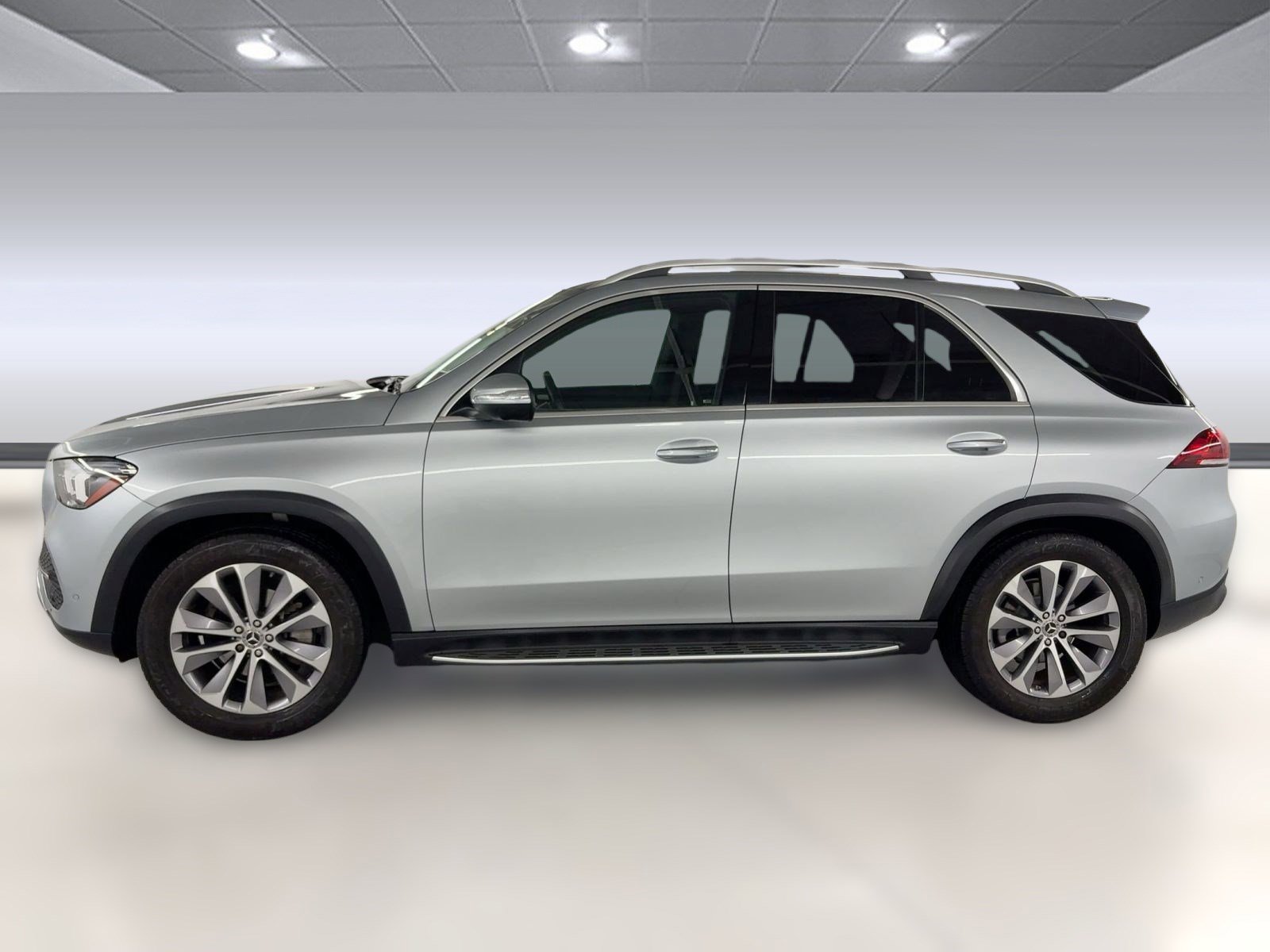 Used 2023 Mercedes-Benz GLE 350 4MATIC image 2
