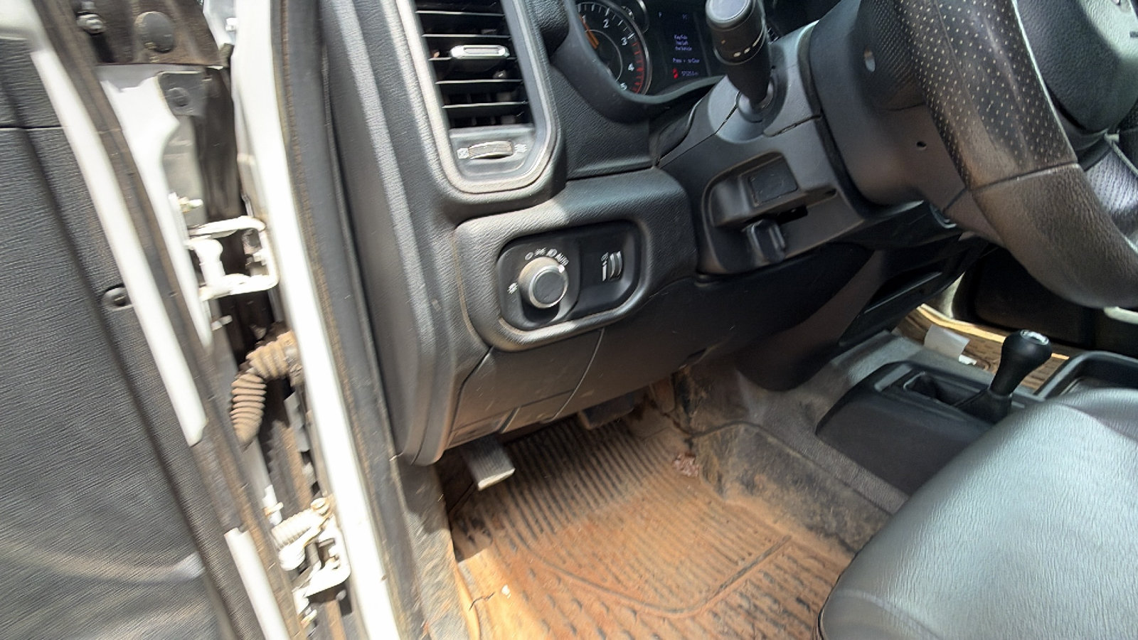 Used 2022 RAM 3500 Tradesman w/ Chrome Appearance Group AWD/4WD image 24