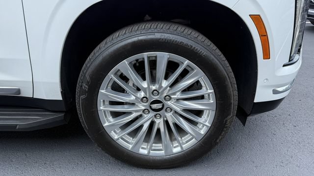 Used 2025 Cadillac Escalade Premium Luxury w/ LPO, Floor Liner Package AWD/4WD image 10