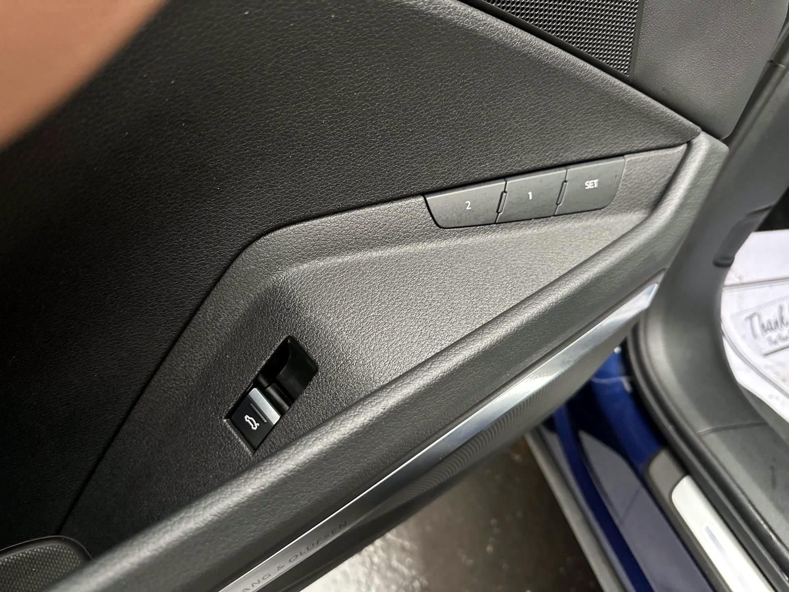 Used 2022 Audi e-tron Premium Plus image 12