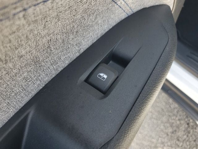 Used 2022 Jeep Compass Latitude FWD image 15