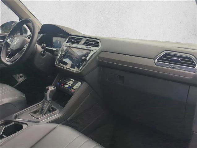 Used 2024 Volkswagen Tiguan SE image 28