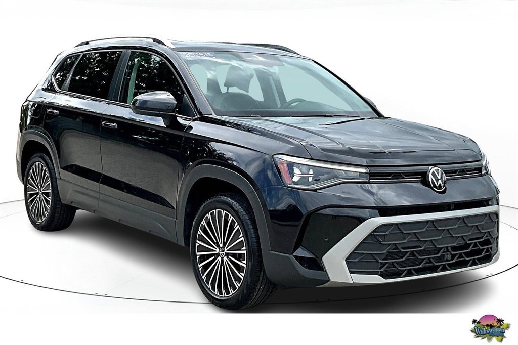 Certified 2025 Volkswagen Taos SE w/ Panoramic Sunroof Package