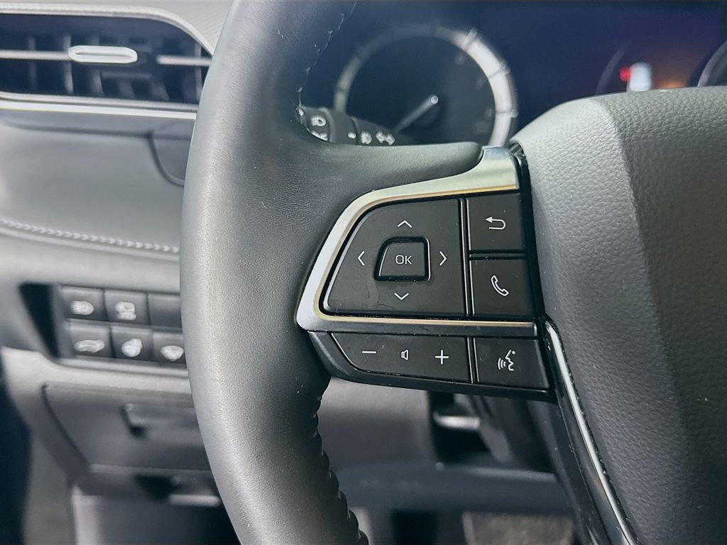 Certified 2021 Toyota Highlander Platinum image 23