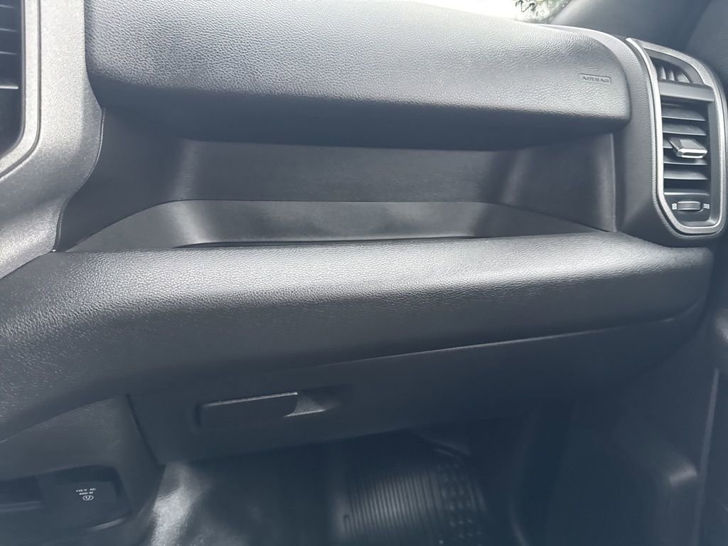 Used 2025 RAM 2500 Tradesman w/ Chrome Appearance Group image 25