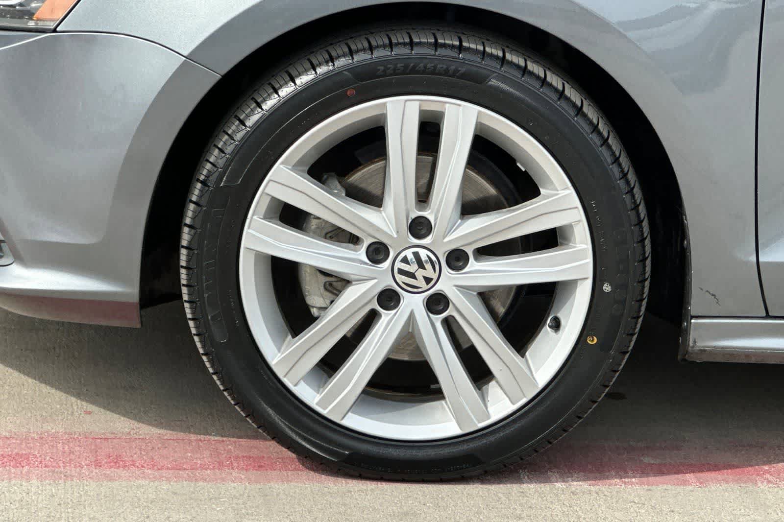 Used 2016 Volkswagen Jetta SEL Premium w/ Lighting Package image 34