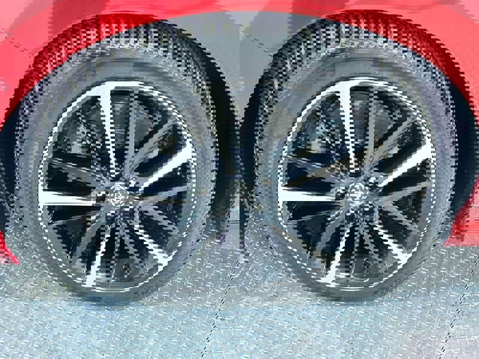 Used 2021 Toyota Camry XSE w/ Navigation Package image 10