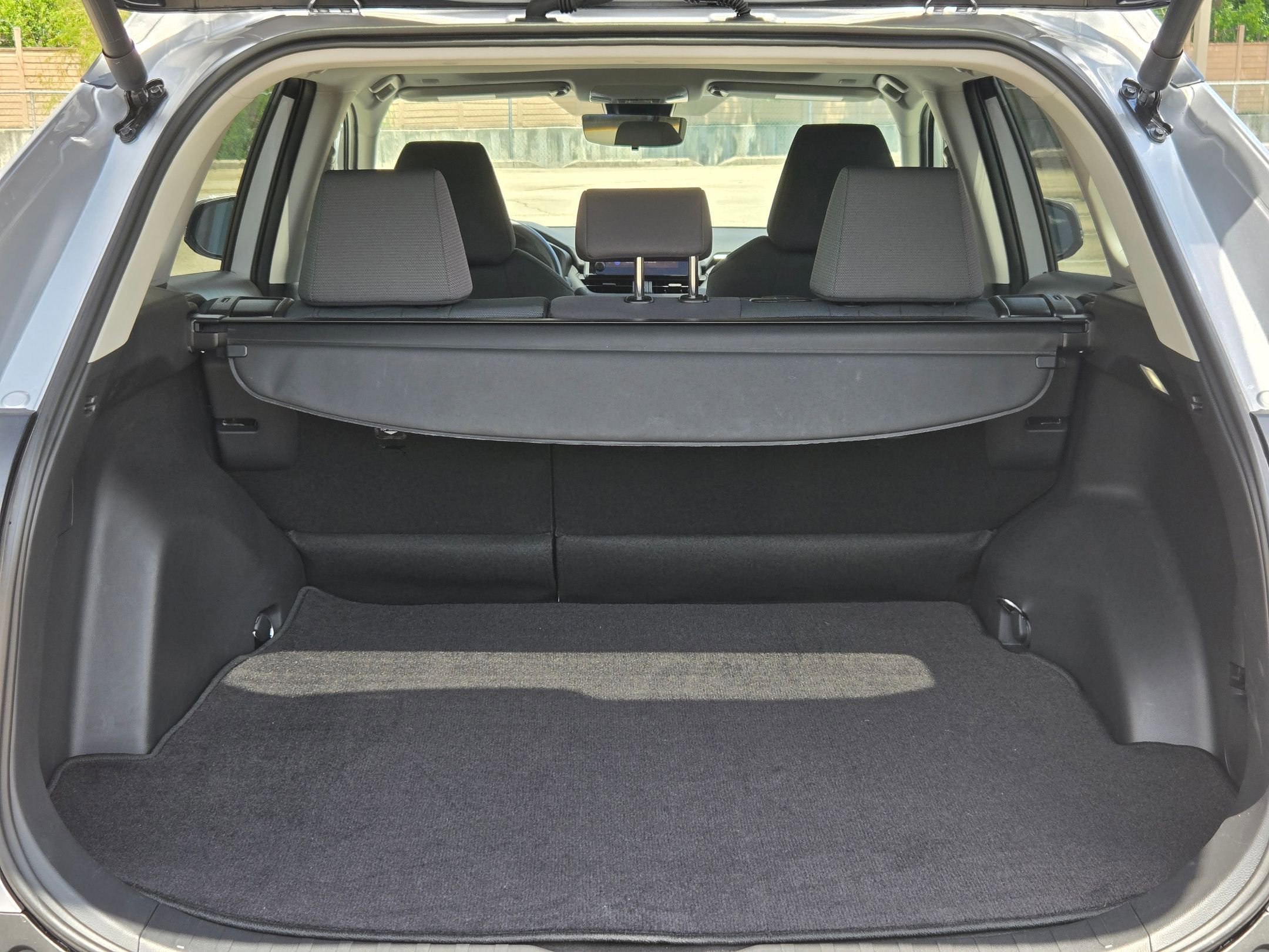 Used 2025 Toyota RAV4 XLE w/ Convenience Package FWD image 25