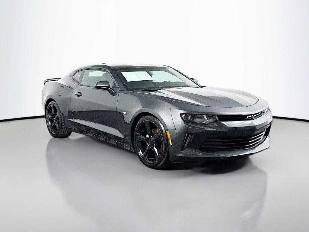 Used 2016 Chevrolet Camaro LT w/ Technology Package image 7