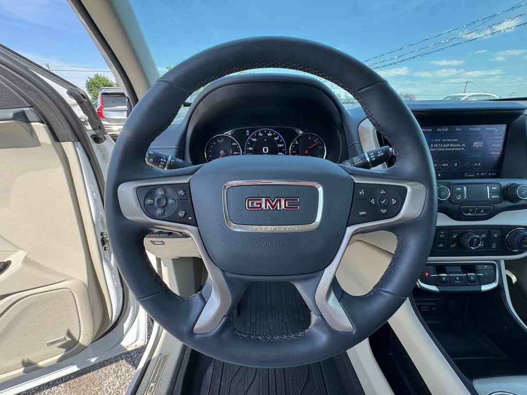 Used 2024 GMC Terrain Denali w/ Denali Premium Package AWD/4WD image 21