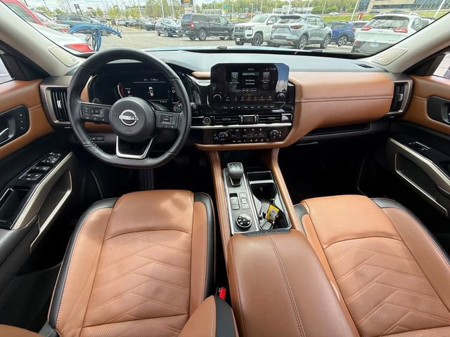 Used 2023 Nissan Pathfinder Platinum AWD/4WD image 7