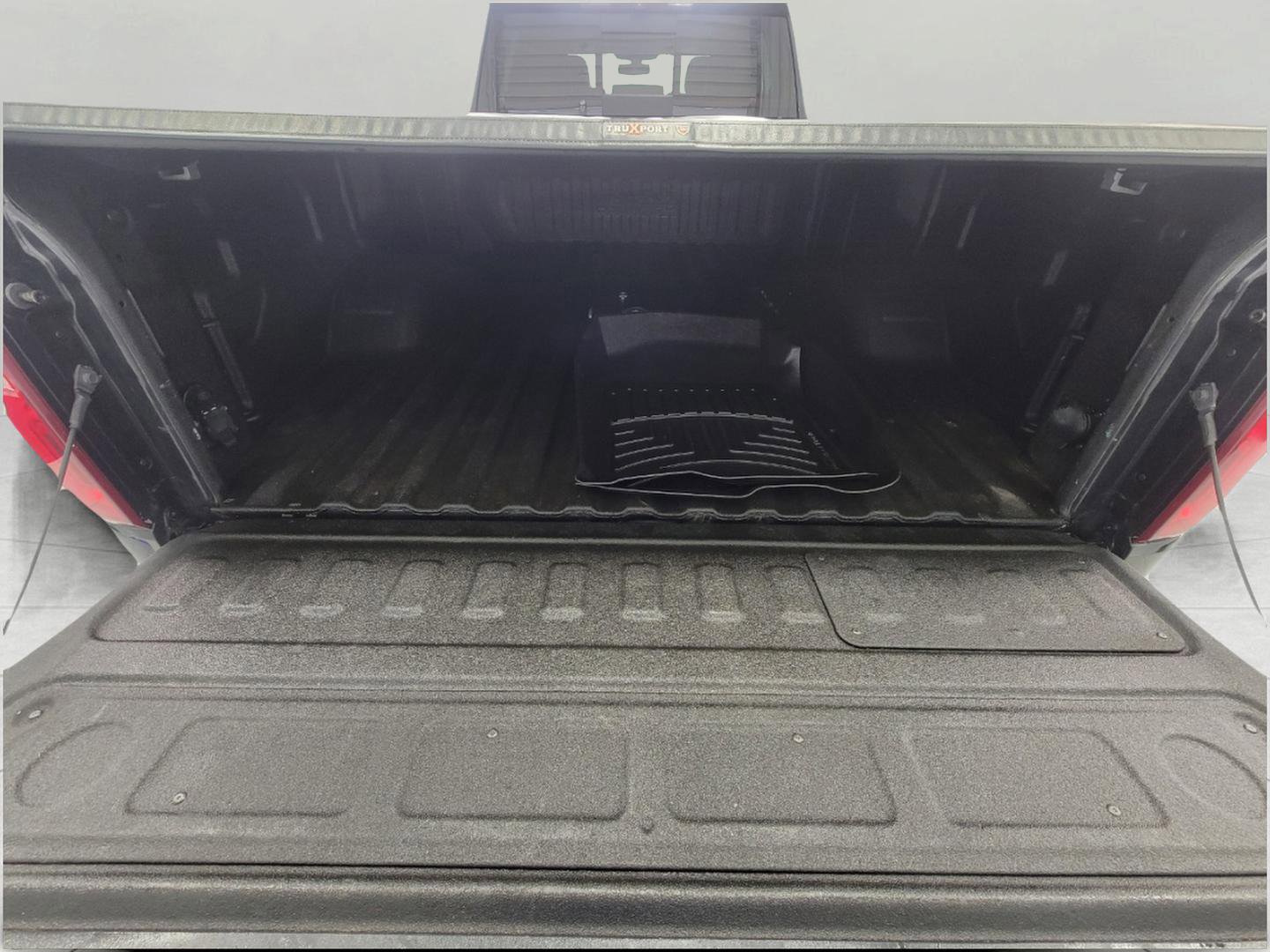 Used 2021 Chevrolet Silverado 2500 High Country w/ Z71 Off-Road Package image 15