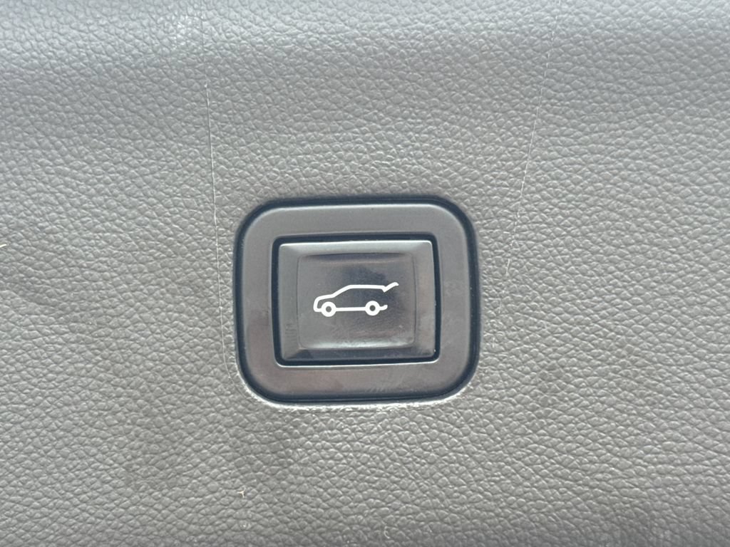 Used 2021 Buick Enclave Essence w/ Sound and Sites Package AWD/4WD image 38