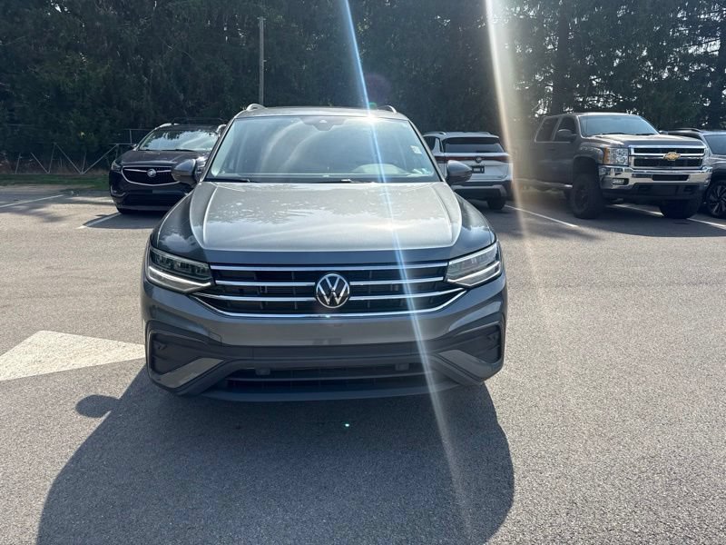 Used 2024 Volkswagen Tiguan SE AWD/4WD image 11