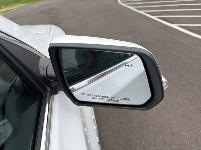 Used 2023 Chevrolet Traverse LT AWD/4WD image 6