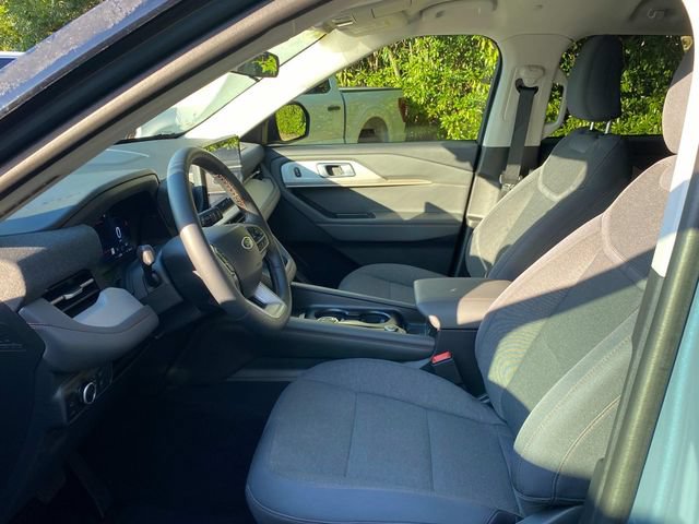 Used 2025 Ford Explorer Active RWD image 11