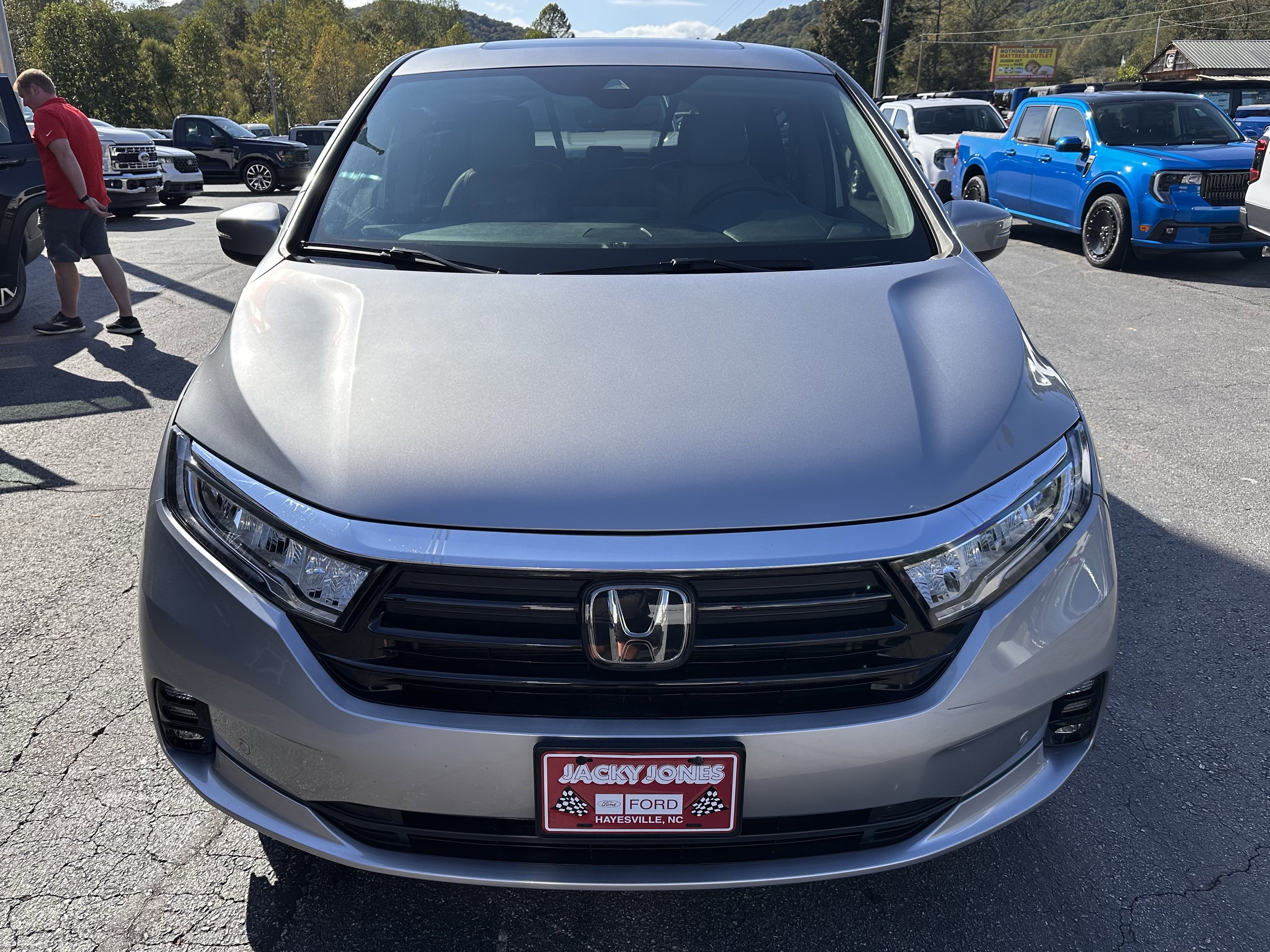 Used 2023 Honda Odyssey Touring image 3