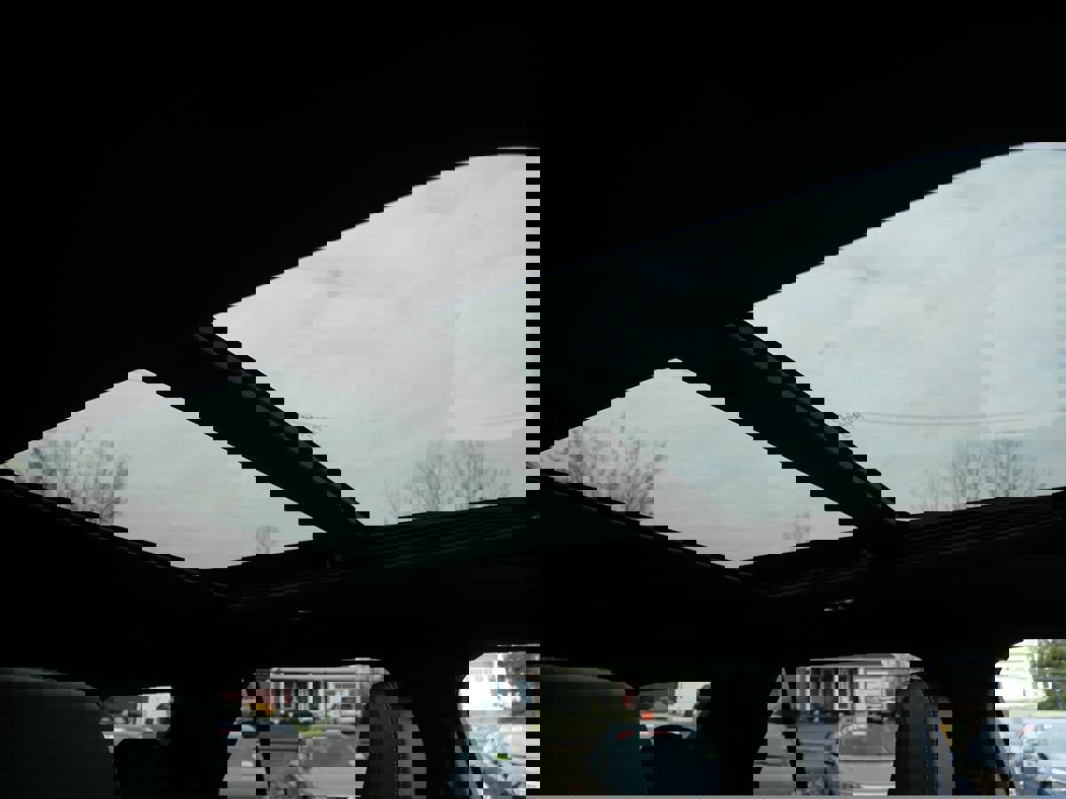 Used 2020 Ford Explorer XLT w/ Equipment Group 202A image 18