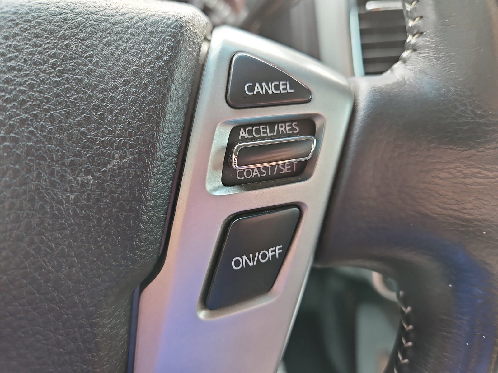Used 2019 Nissan Titan PRO-4X w/ Pro-4x Convenience Package AWD/4WD image 14