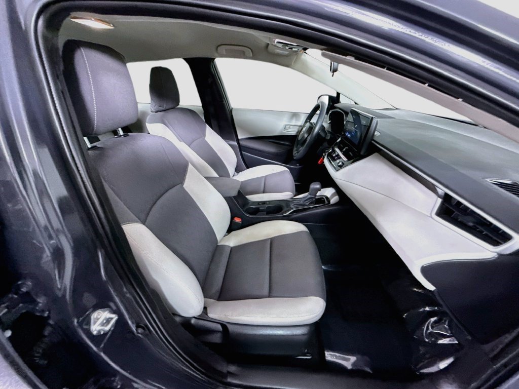 Used 2025 Toyota Corolla LE FWD image 27