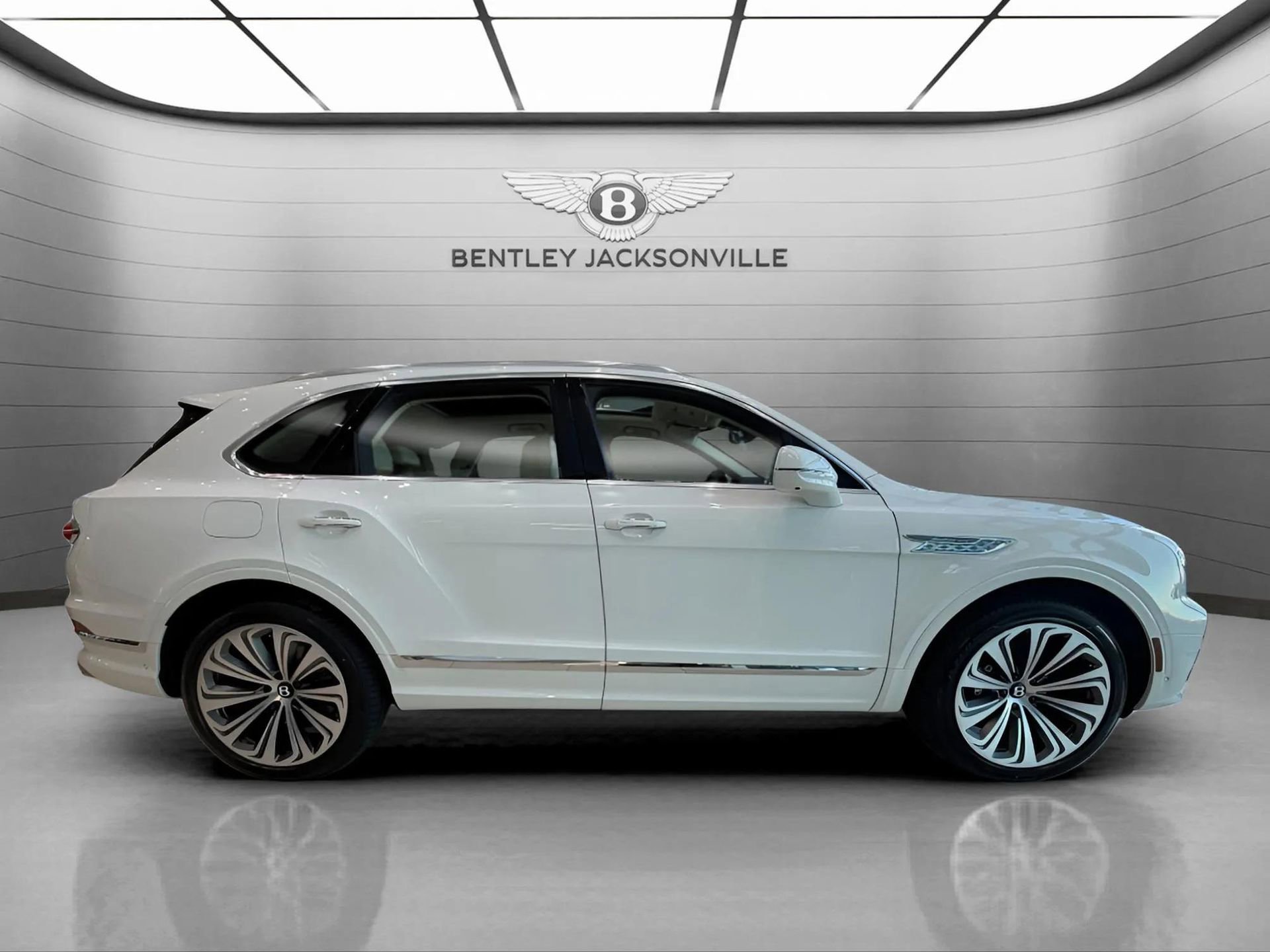 New 2025 Bentley Bentayga image 5
