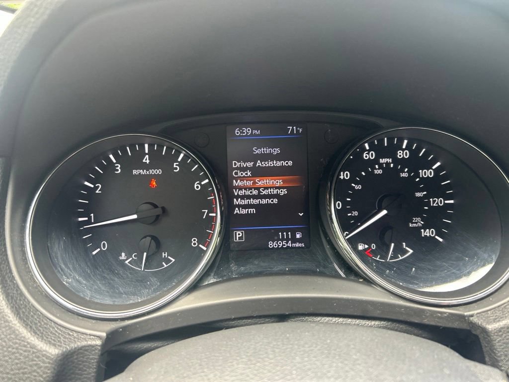 Used 2018 Nissan Rogue SV AWD/4WD image 16