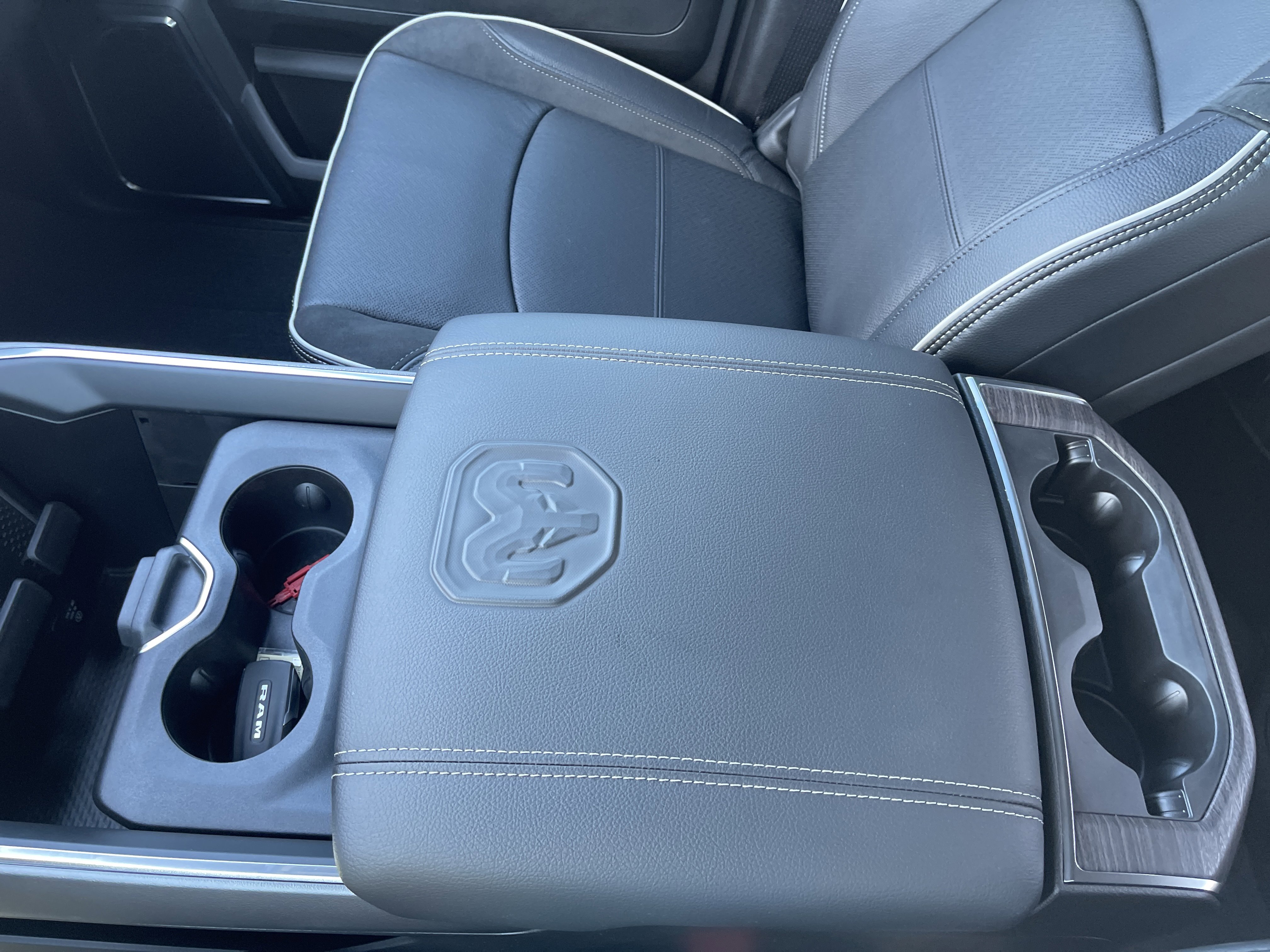 New 2026 RAM 2500 Laramie w/ Night Edition image 30