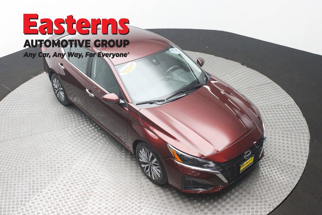 Used 2023 Nissan Altima 2.5 SV image 3