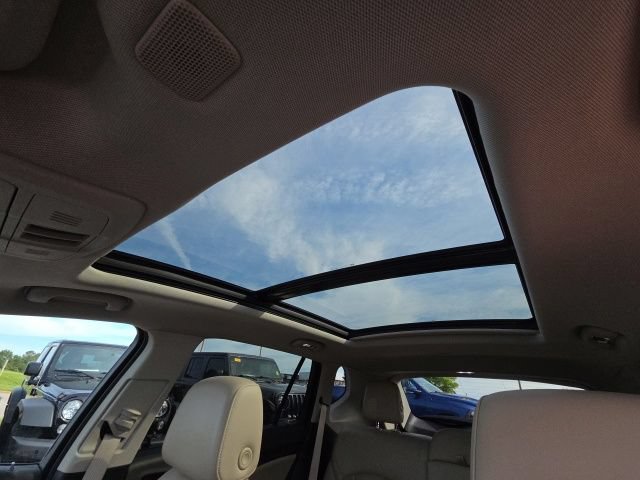 Used 2020 Buick Envision Essence w/ Experience Buick Package FWD image 20