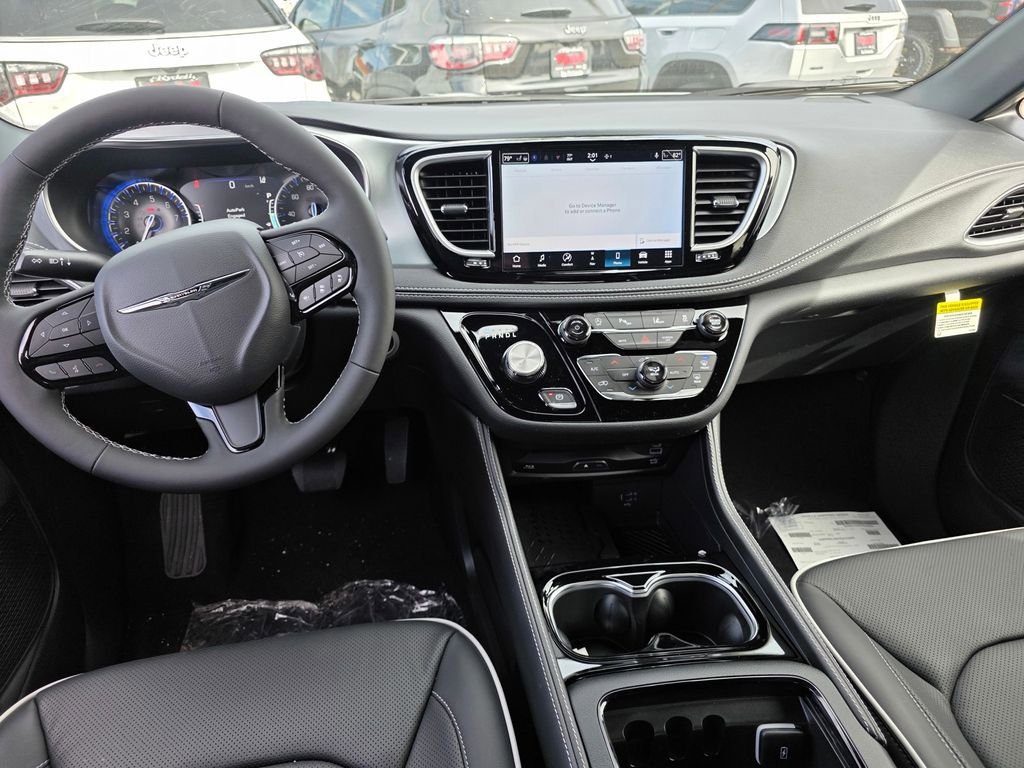 New 2026 Chrysler Pacifica Limited w/ Uconnect Theater Family Group FWD image 10