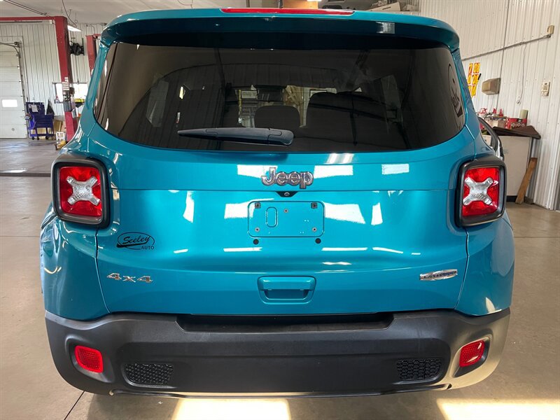 Used 2020 Jeep Renegade Latitude w/ Cold Weather Group AWD/4WD image 28