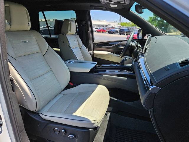 Used 2024 Cadillac Escalade Sport w/ LPO, ONYX Package AWD/4WD image 20