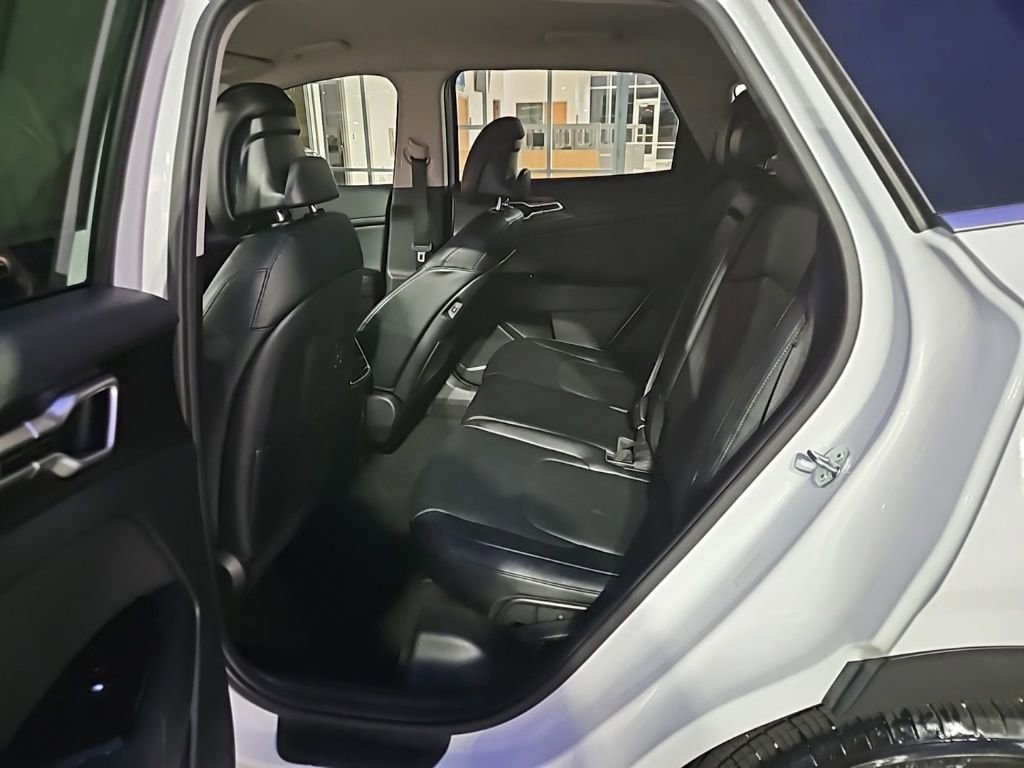 Used 2024 Kia Sportage EX image 27