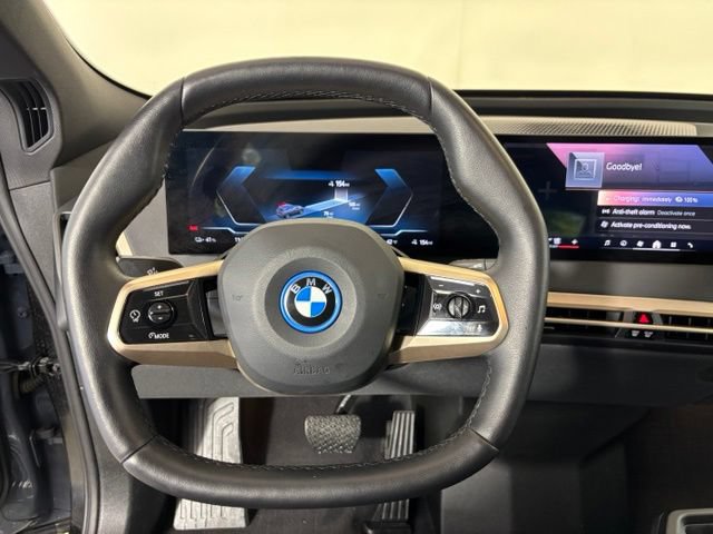 Used 2025 BMW iX xDrive50 AWD/4WD image 12