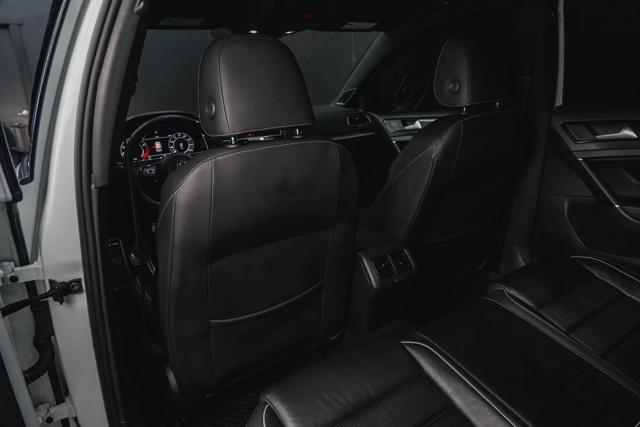 Used 2019 Volkswagen Golf 4-Door image 40