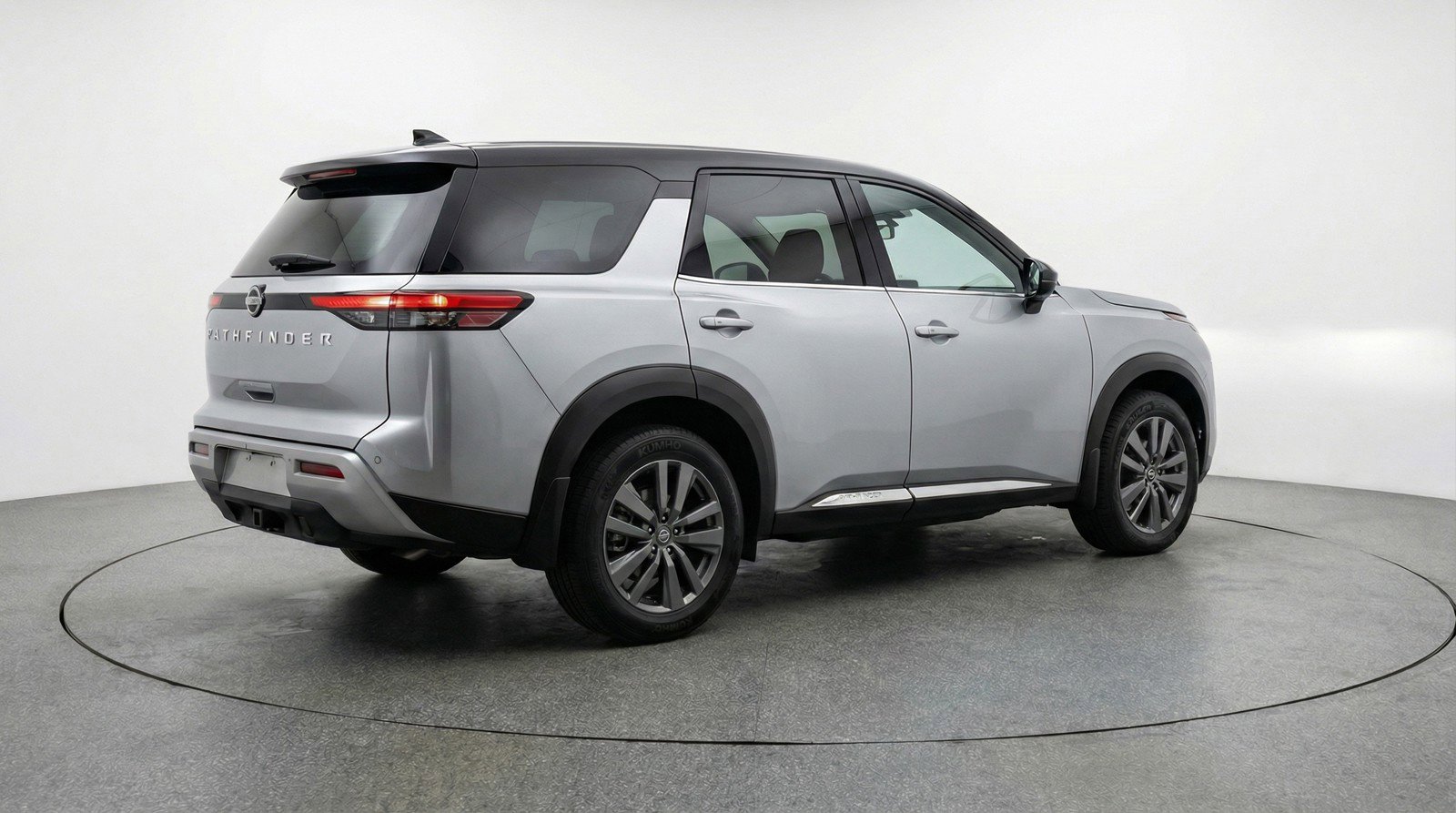 Used 2025 Nissan Pathfinder SV AWD/4WD image 9