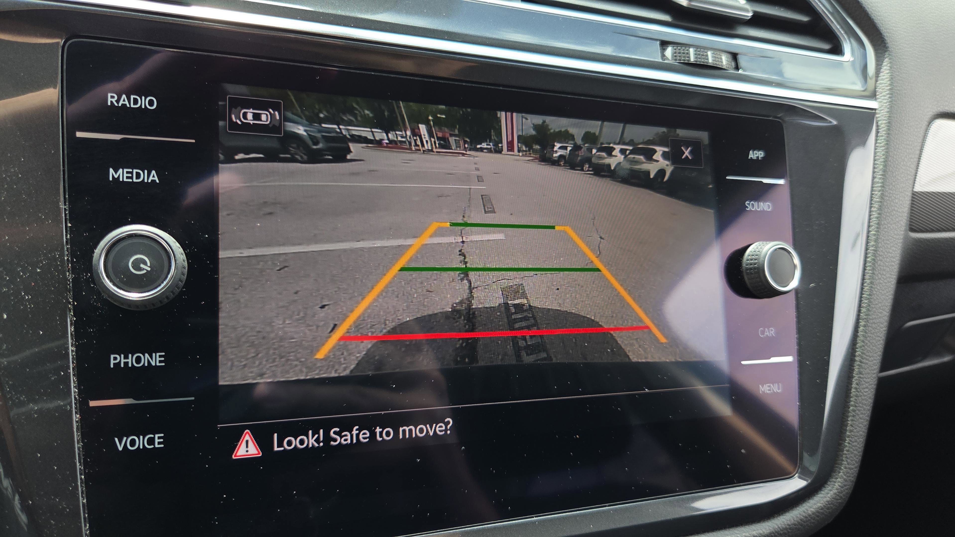 Used 2022 Volkswagen Tiguan SE image 22