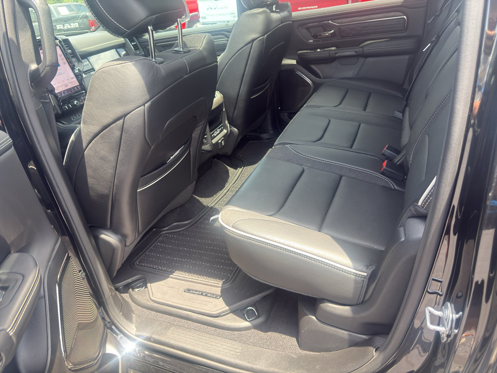 Used 2025 RAM 1500 Limited w/ Trailer Tow Group AWD/4WD image 11