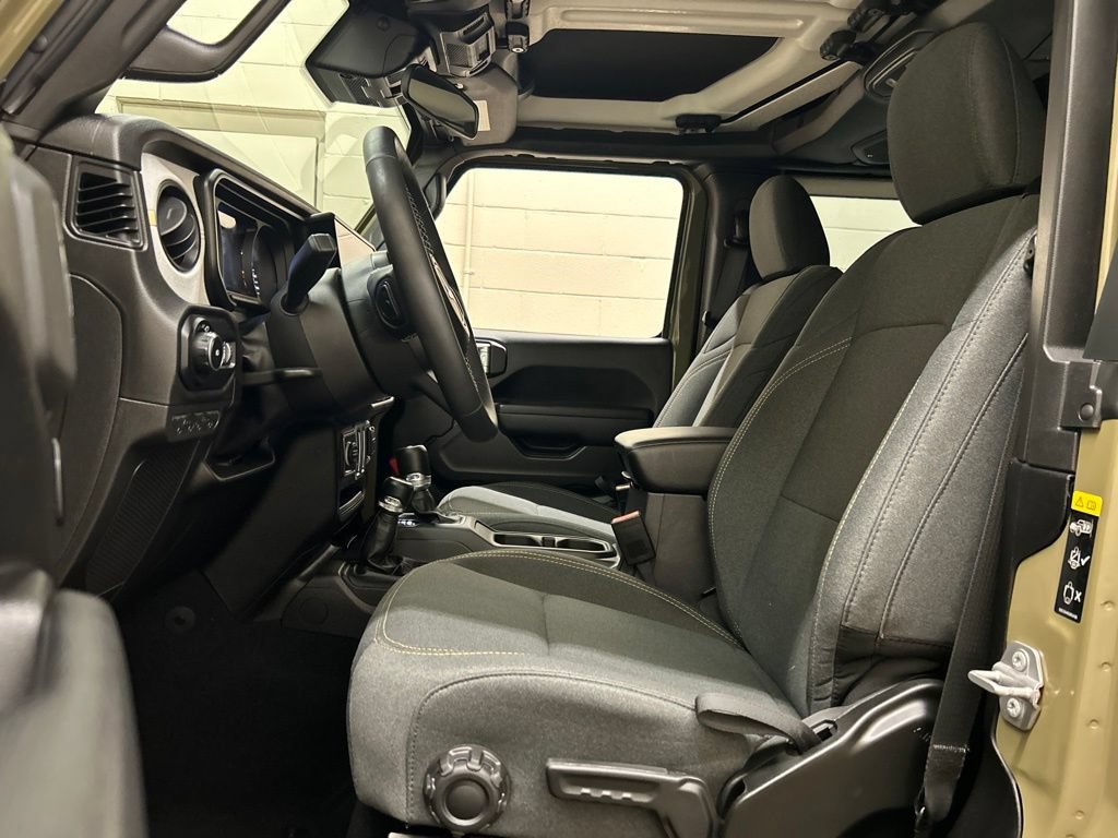 Used 2025 Jeep Wrangler Sport AWD/4WD image 7