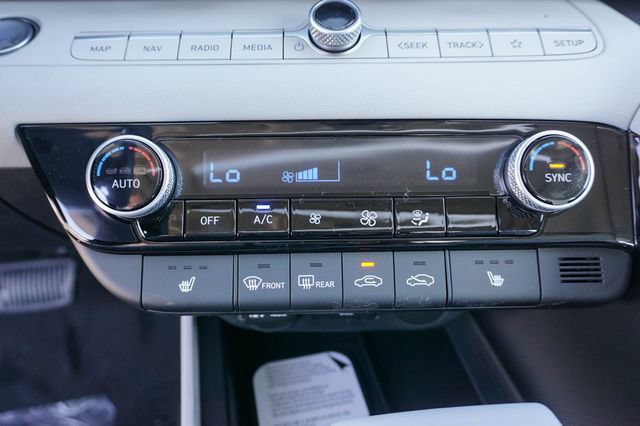 New 2026 Hyundai Elantra Limited FWD image 18