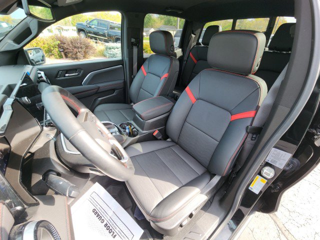 Used 2025 Chevrolet Colorado Z71 w/ Technology Package image 30