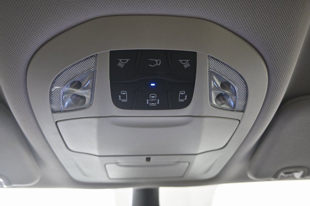Used 2024 Chrysler Pacifica Touring-L image 35