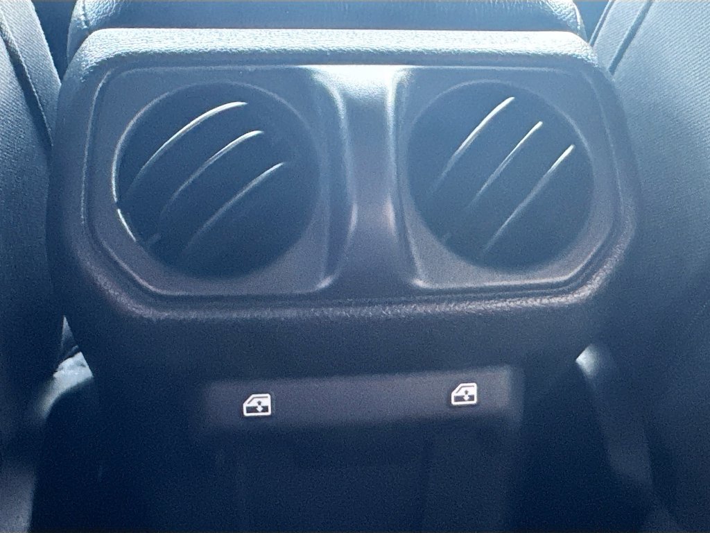 Certified 2022 Jeep Wrangler Unlimited Sport AWD/4WD image 28