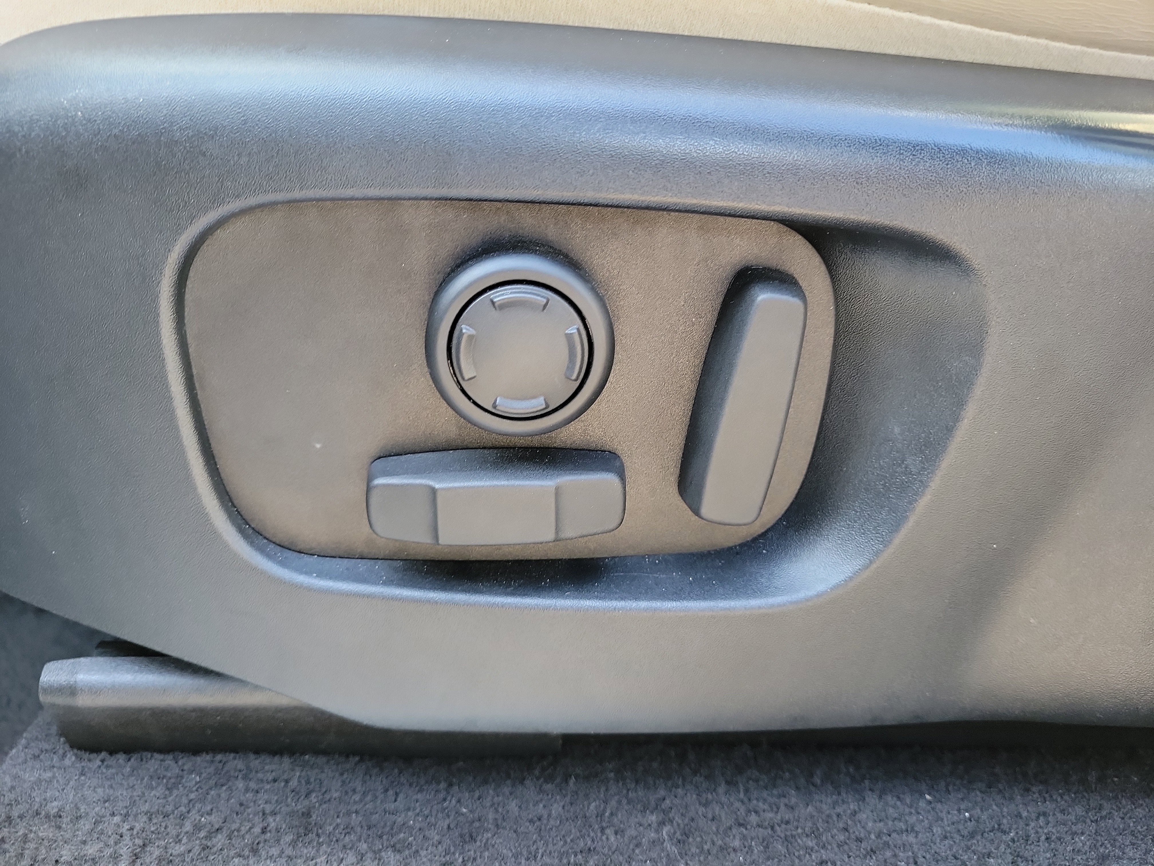 Used 2019 Land Rover Range Rover Sport HSE image 16