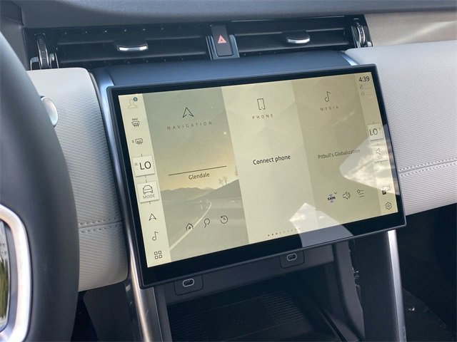 Used 2025 Land Rover Discovery Sport Dynamic SE image 8