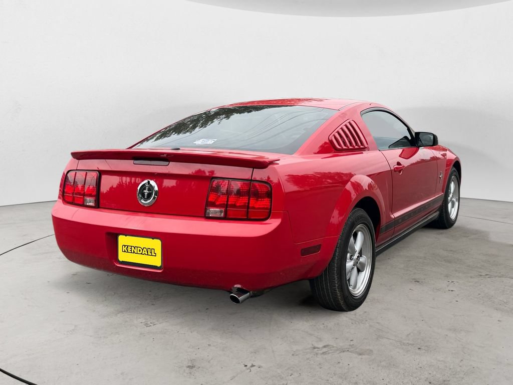 Used 2008 Ford Mustang Premium RWD image 5