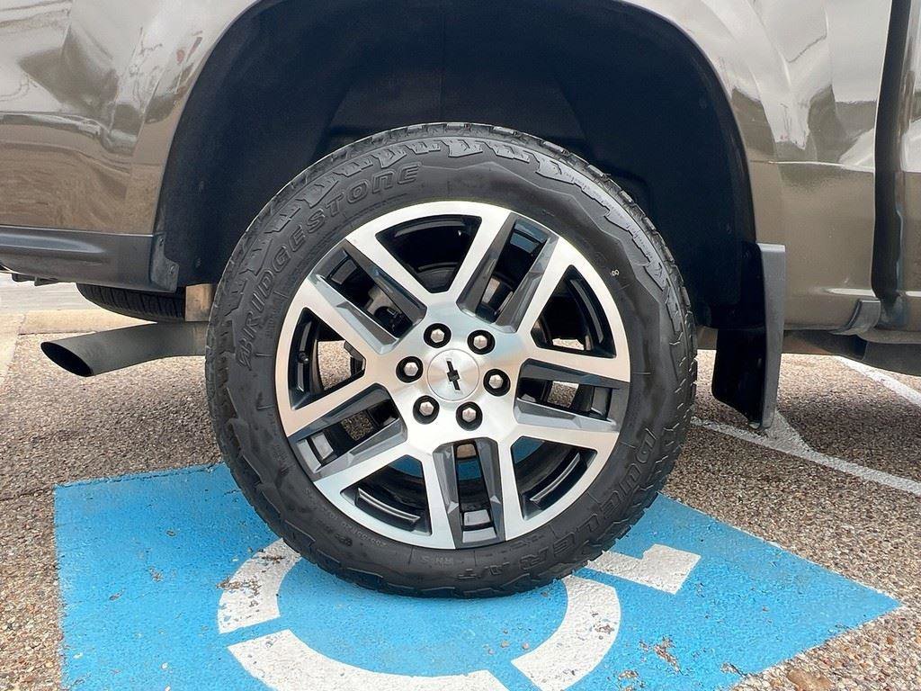 Used 2023 Chevrolet Colorado Z71 w/ Z71 Convenience Package 2 image 7